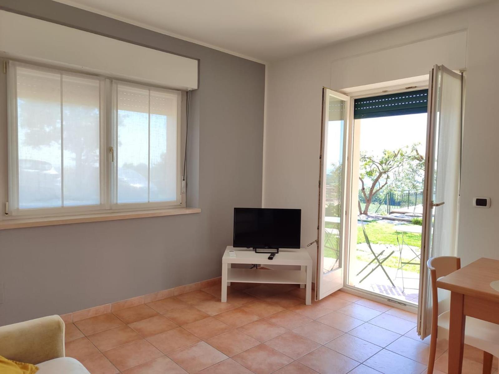 פאסטרנגו Nice Apartments Lake View & Free Parking מראה חיצוני תמונה